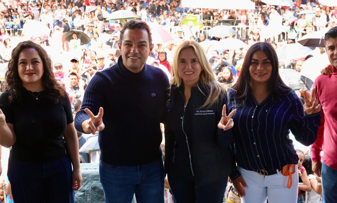 Celebra Huixquilucan a miles de niños con shows y entrega de regalos