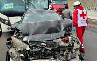 Choca combi y deja 23 heridos en la Toluca-Naucalpan