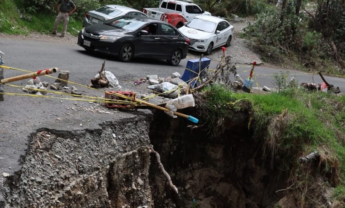 Cierran camino viejo por riesgo de colapso junto al Acueducto Lerma