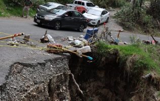 Cierran camino viejo por riesgo de colapso junto al Acueducto Lerma