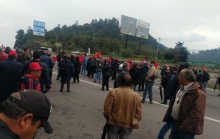 Cierran trabajadores del ININ la México-Toluca por demandas laborales