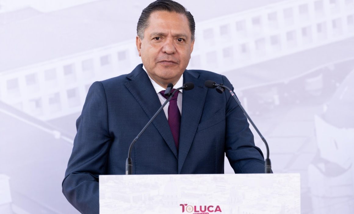 Condiciona Ricardo Moreno entrega de sillas de ruedas a final de fútbol