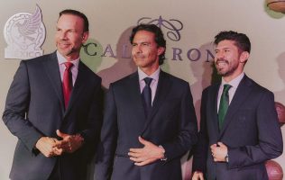 Confeccionan en Tianguistenco outfit de gala de la Selección Mexicana