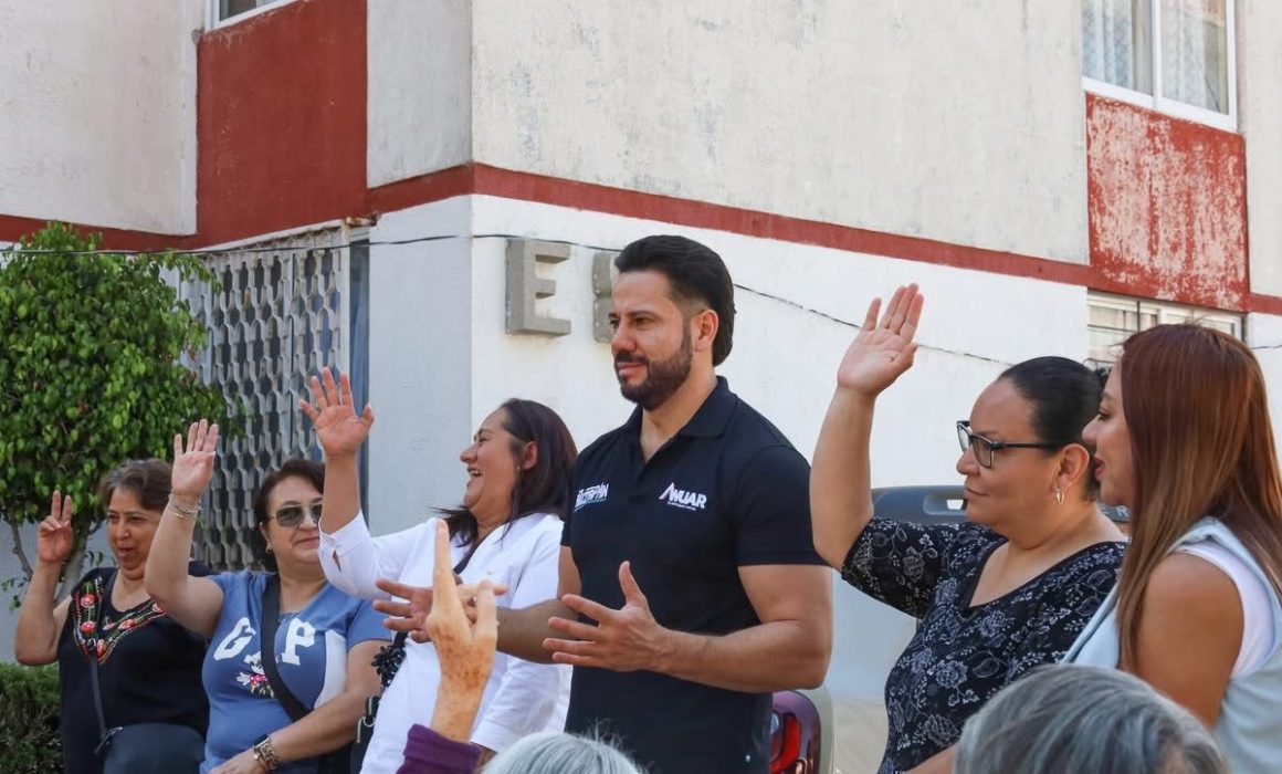 Continúa Anuar Azar recorridos y actividades en comunidades de Atizapán