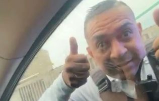 Denuncian presunta agresión de policía municipal contra pareja en Neza