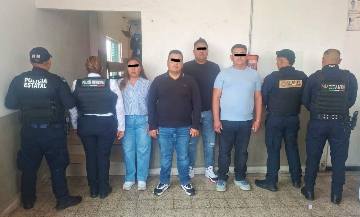 Detienen en Neza a presunta banda dedicada al fraude con tarjetas
