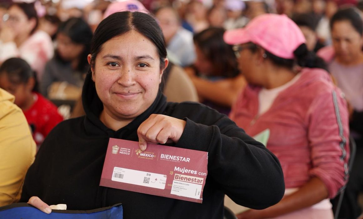 Entregan 10 mil tarjetas de Mujeres con Bienestar en Chimalhuacán