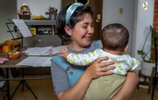 Equilibra estudiante UAEMéx maternidad con estudio y proyecto musical