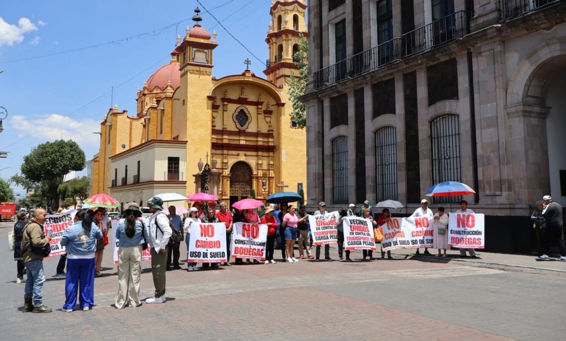Estalla conflicto vecinal contra Ricardo Moreno en Toluca