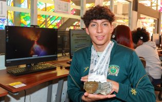 Estudiante-atleta de UAEMéx, reafirmó su poderío en la natación