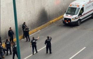 Evitan presunto suicidio de una mujer en Paseo Tollocan, Toluca
