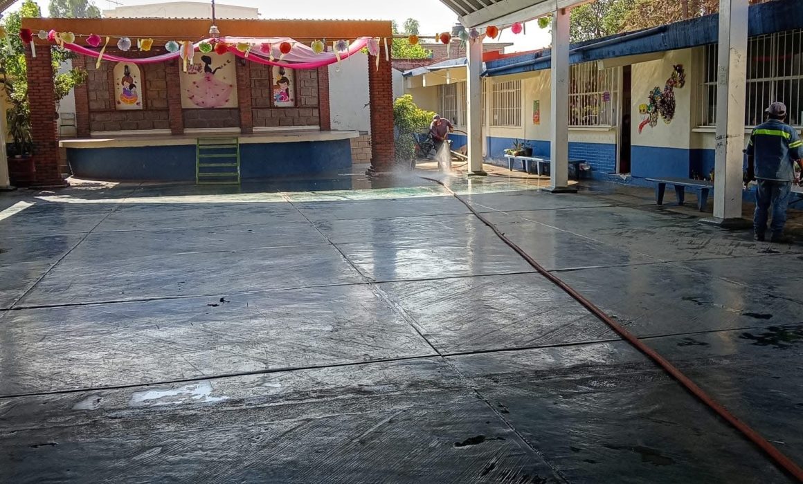 Exhiben negligencia del gobierno de Tultitlán por inundación escolar