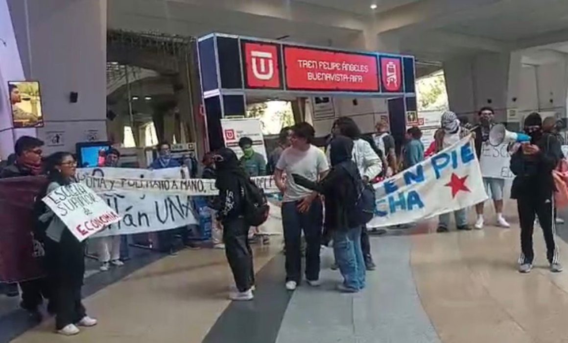 Exigen estudiantes bajar tarifa del Tren Suburbano