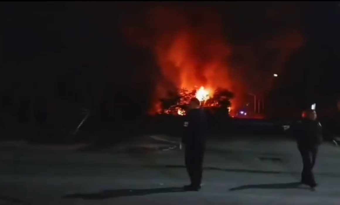 Explota taller clandestino en Tultepec; provoca fuerte movilización