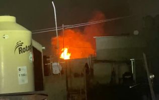 Explota transformador y causa incendio en Neza; deja a calles sin luz