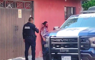 Hombre mató a puñaladas al acosador de su esposa en SJR