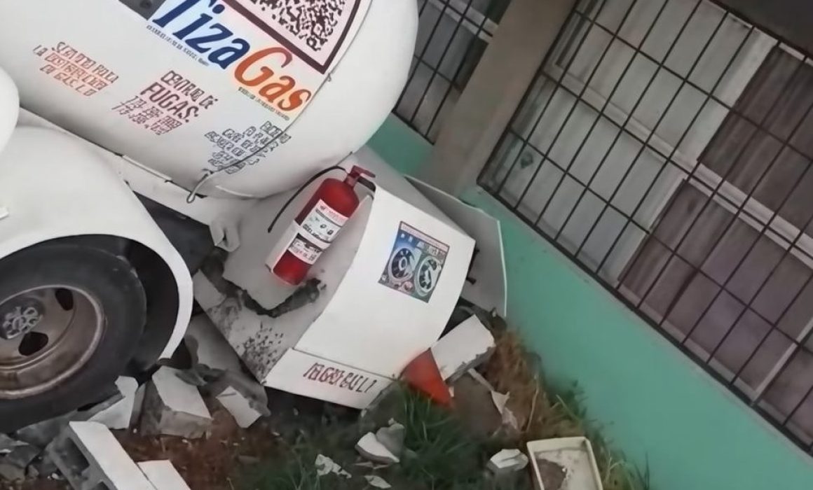 Impacta pipa con gas LP contra secundaria en Temascalapa