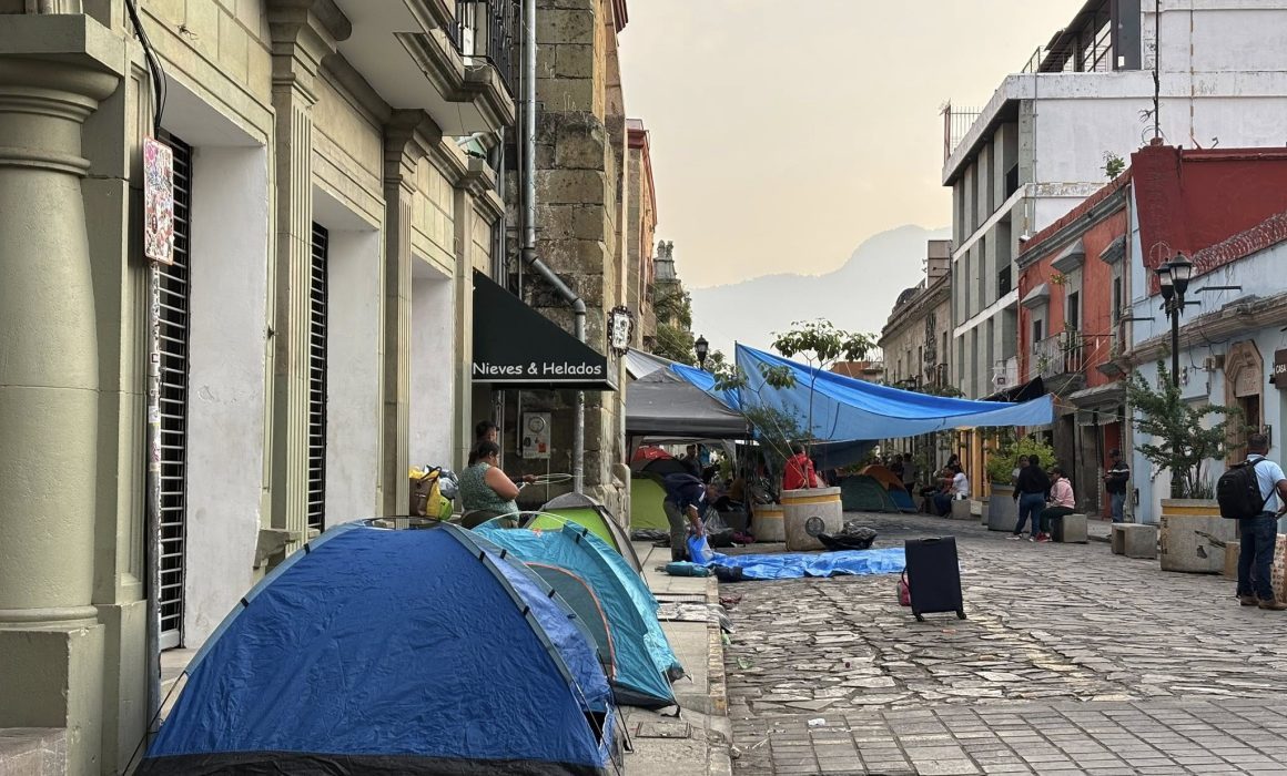 Instala CNTE plantón indefinido en el Centro de Oaxaca
