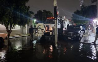 Nezahualcóyotl naufraga en aguas negras
