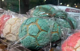 Preparan panaderías del Edomex conchas temáticas rumbo al Mundial 2026
