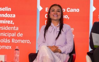 Presume Yoselin Mendoza éxito de papel mientras Nicolás Romero se hunde