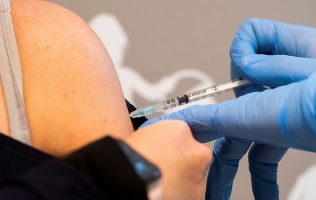 Reconoce Pfizer avance de México en cobertura de vacunación