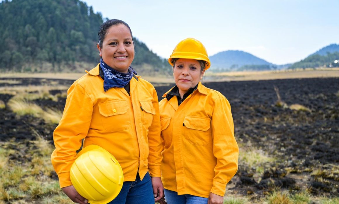 Reconocen a madres que combaten incendios forestales en Edomex