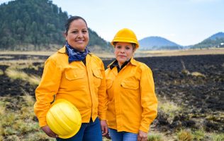 Reconocen a madres que combaten incendios forestales en Edomex