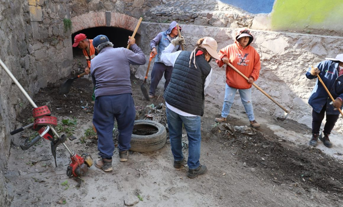 Refuerza Ecatepec limpieza de barrancas para evitar inundaciones