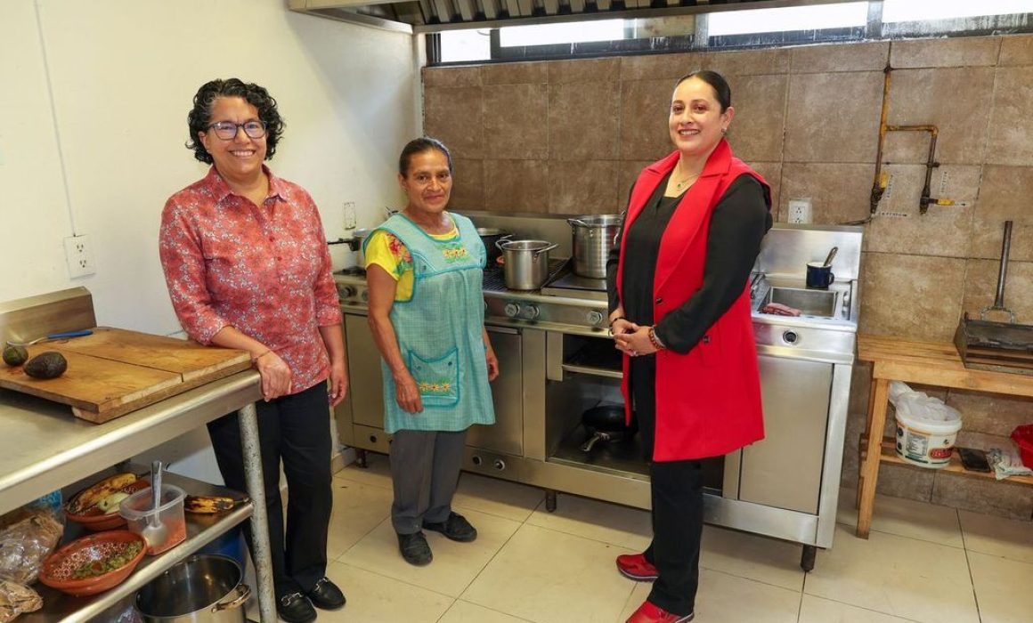 Rescata UAEMéx cocina otomí para combatir comida chatarra