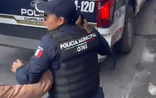 Retira Chimalhuacán lonas de Antorcha y acusa agresión a policía
