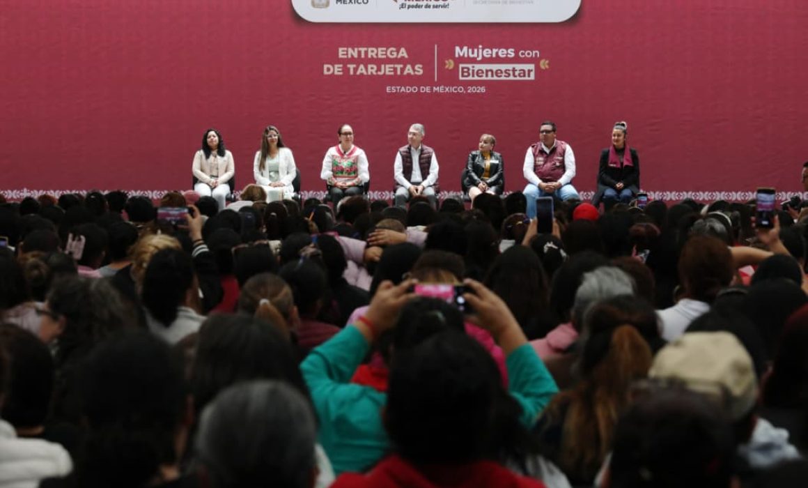 Reúne Ecatepec a miles de beneficiarias de Mujeres con Bienestar