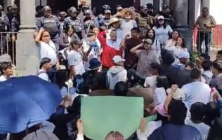 Rompen diálogo estudiantes antorchistas pese a millonarios apoyos