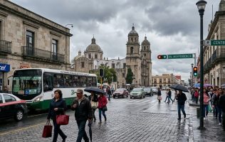Sacudirá clima bipolar al Edomex este sábado: calor, viento y lluvias