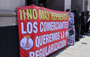 Se acumulan protestas a Ricardo Moreno; ahora son comerciantes de Toluca