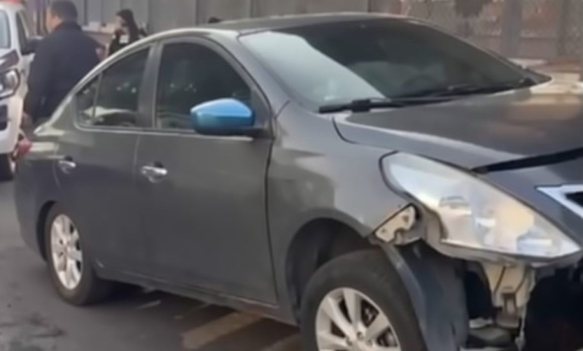 Se queda dormido y choca contra muro del Mexibús en Ecatepec