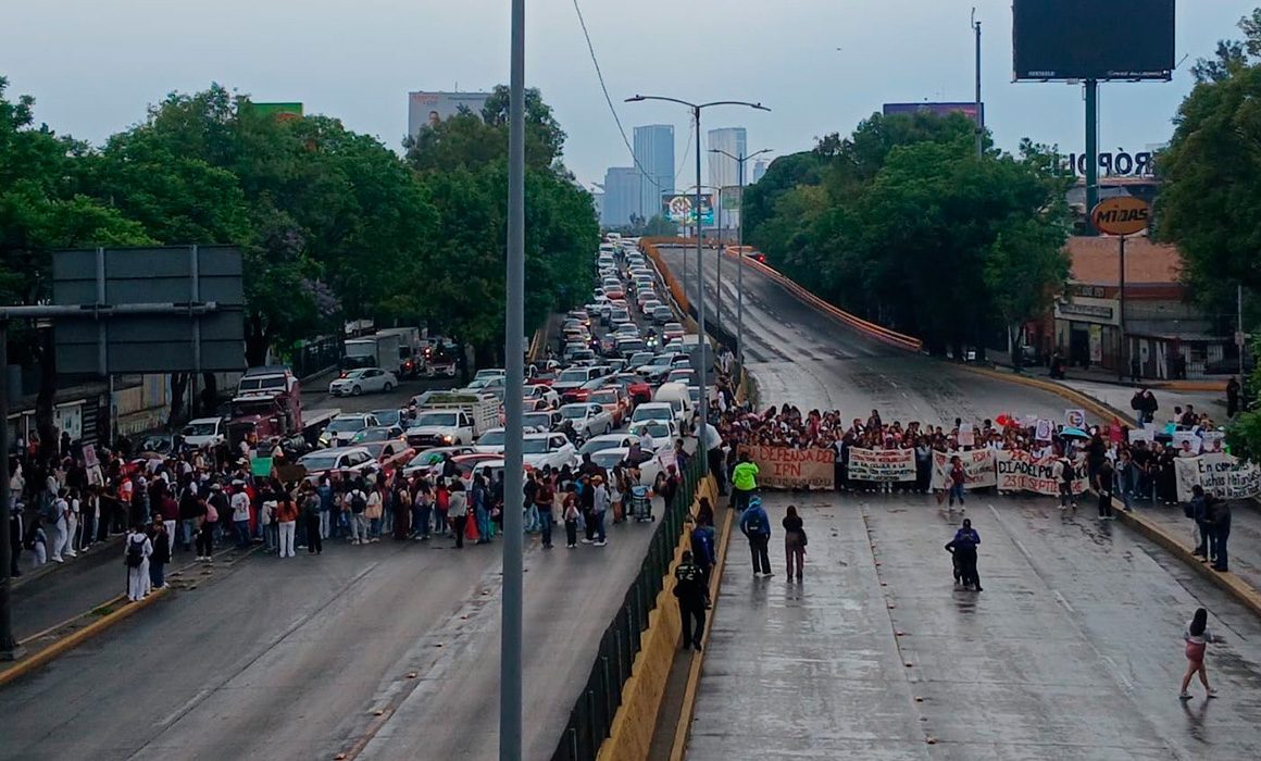 Segob invita a alumnos de IPN a mesa ante bloqueo en Circuito Interior