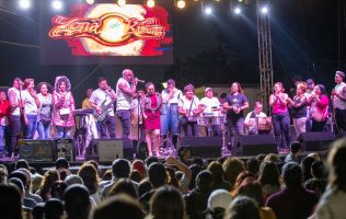 Tira Coacalco la casa por la ventana en el festejo al Día de las Madres