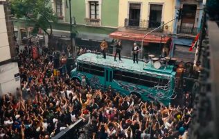 Toma U2 autobús en CDMX con destino a La calle de los sueños