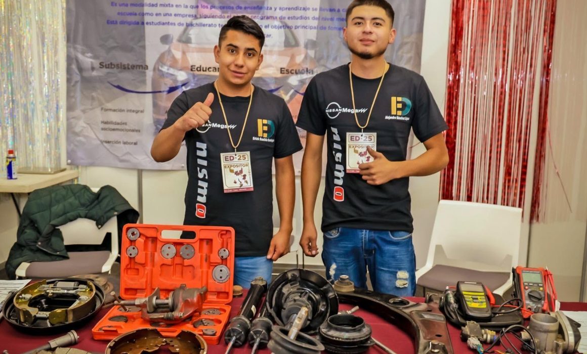 Abre Edomex oportunidades para jóvenes y los acerca a empresas