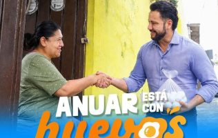 Acerca Anuar Azar huevo a 10 pesos para apoyar a familias de Atizapán