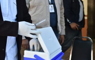Acerca DIF Huixquilucan jornadas médicas y apoyo alimentario local