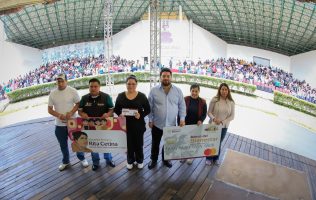 Acercan servicios médicos gratuitos a becarios Rita Cetina en Naucalpan
