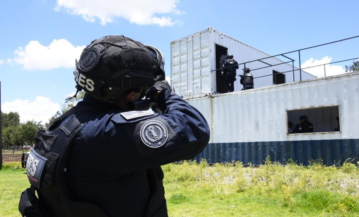 cuántas caras, vértices y aristas pirámide cuadrangular