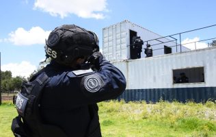 cuántas caras, vértices y aristas pirámide cuadrangular