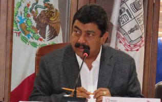 Acusan a Nazario Gutiérrez de frenar trámites de transportistas