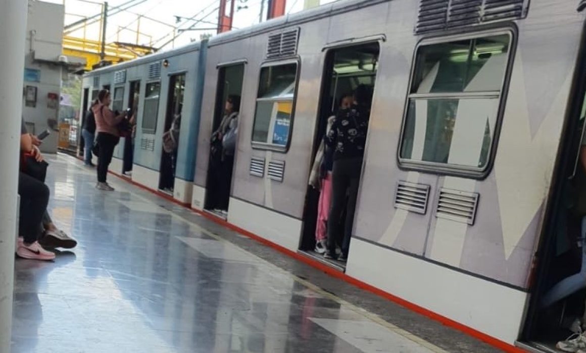 Afecta lluvia a usuarios mexiquenses de la Línea A del Metro