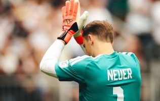 Agiganta Manuel Neuer su leyenda con récord histórico en Mundiales