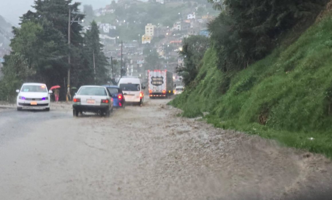 Alerta por nivel del Río de los Remedios en Naucalpan por fuerte lluvia