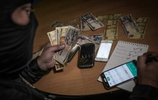 Arrestan a falso inspector por extorsionar a comerciante en Toluca